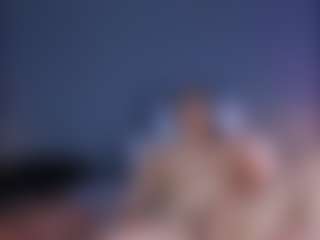 MiaHills's Live Sex Cam Show