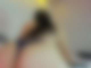 MiaHills's Live Sex Cam Show