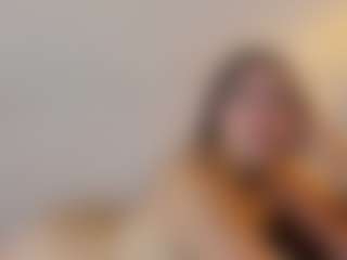 Live cam show with MiaHills - Oil on Ass Tok