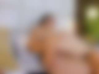 Live cam show with MiaHills - Teen (18+) on Dolls Live