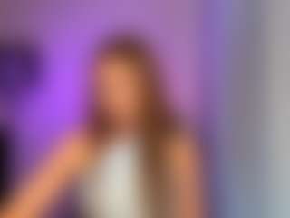 Live cam show with Shaya - Oil on StripNow