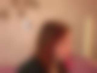 Live cam show with avrorarose - Kisses on Camsoda