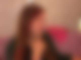 Live cam show with avrorarose - Kisses on https://playwithruby.com