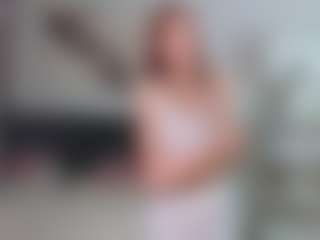 Live cam show with IllaShappard - Joi on CamwithHer