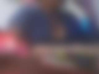 Live cam show with nastythicccdianasquirts - Middle Aged on Livezox