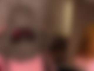 Live cam show with suedreamyy - Red Hair Amateur on Gym Cam Girls