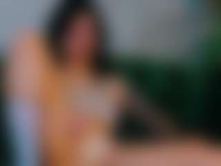 Live cam show with Avelynee - Moaning on CamSextacy
