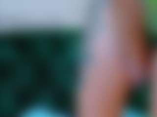 Live cam show with Avelynee - Moaning on CamwithHer