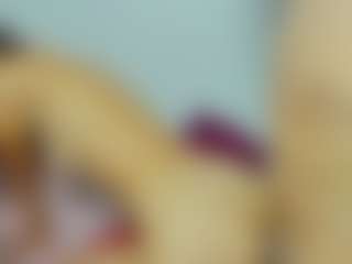 Live cam show with ChloeOhiggins - New Teen (18+) on camtv