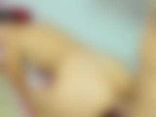 Live cam show with ChloeOhiggins - Camel Toe on friskycurves.com