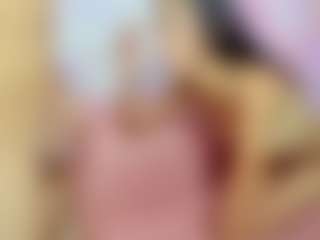 Live cam show with ChloeOhiggins - Young Adult on Mixed Magazine Live