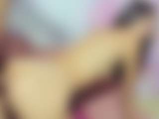 Live cam show with ChloeOhiggins - Ball Sucking on Camsoda