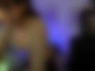 EllaYoung18's Live Sex Cam Show