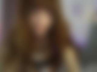 Live cam show with EllaYoung18 - Barelylegal on Uber Horny