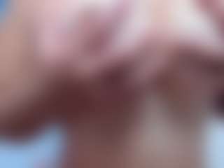 Leslyy19's Live Sex Cam Show