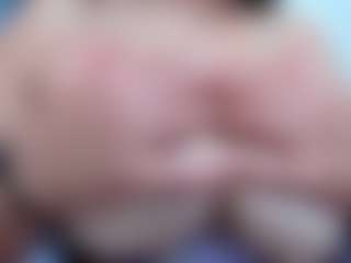 Leslyy19's Live Sex Cam Show
