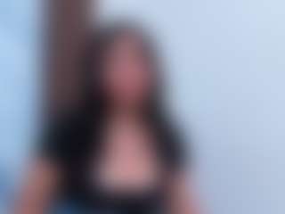 Leslyy19's Live Sex Cam Show
