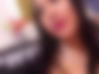 Live cam show with Leslyy19 - Camel Toe on Camsoda