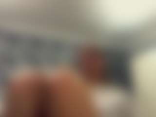 Live cam show with WinifredAiliff - Skinny on madthumbs