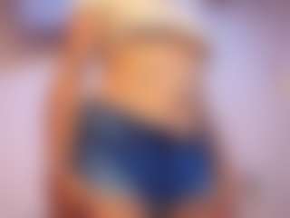 Alahia-Bloom's Live Sex Cam Show