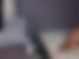Live cam show with Anita-Fleming - Small Tits on Livezox