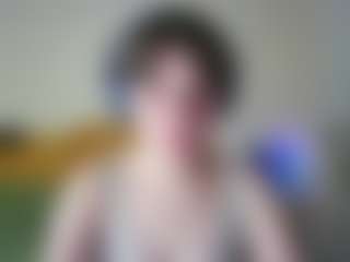KendaShad MILF webcam performer live streaming