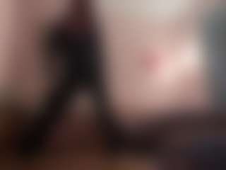 Live cam show with KeniaFoulds - Handjob on CamwithHer