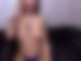 Live cam show with Vanessaaskyy - Thin on CamClone