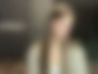 Live cam show with Luna - Average on thefappeningchat.com