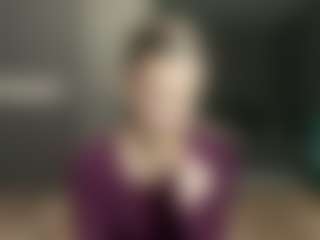 Live cam show with Luna - Average on TeamSkeetLive