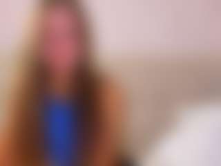 Live cam show with MarshaGriffin - Bedroom on Pornisteam.com