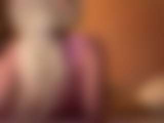 Live cam show with Beatris - Nipple Piercings on Camsoda