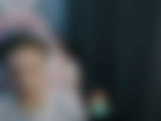 Live cam show with Helen - Moaning on livesuperchat.net