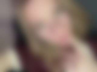 Live cam show with Tyunda - Fingering on livesuperchat.net