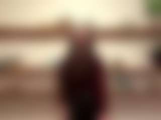 Live cam show with KennethHumpert - Granny Brown Hair on friskycurves.com