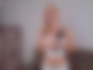 Live cam show with LorrianeVogl - Domination on eurowanks.com