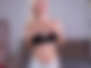 Live cam show with LorrianeVogl - Thin on milfzrlive.com