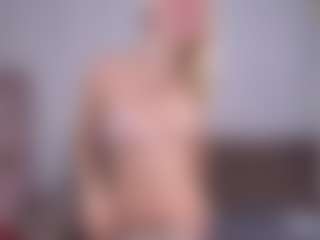 Live cam show with LorrianeVogl - Camel Toe on Adult Interactions