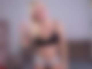 Live cam show with LorrianeVogl - Camel Toe on milfzrlive.com