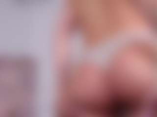 LorrianeVogl's Live Sex Cam Show