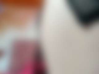 Show de cam en vivo con elif-acosta - Oil en Camsoda