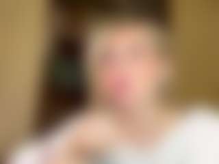 Live cam show with BobbyeBunselmeyer - Flashing on Dolls Live