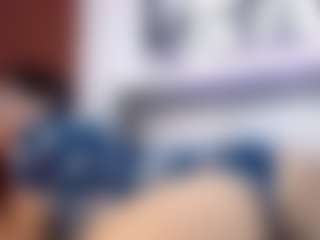 La MILF CurvyBombom en direct sur webcam