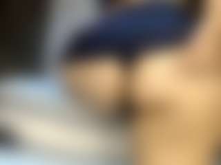 CurvyBombom's Live Sex Cam Show