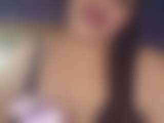 Mckenzie69er MILF webcam performer live streaming