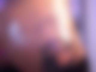 Live cam show with Demisinn - Petite MILF on mypornchat.com