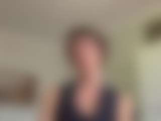 Live cam show with Ria - New Teen (18+) on liverealitysex.com