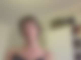 Live cam show with Ria - New Small Tits on Camsoda