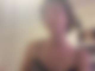 Live cam show with Ria - Striptease Teen (18+) on sexytreat.net