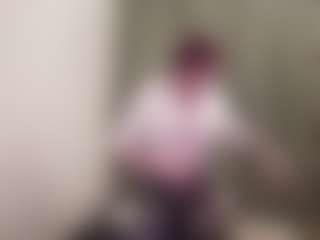 Live cam show with KayceeAcosto - Facial Piercings on Camsoda